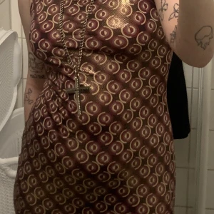 Klänning  - Jätte fin långklänning använd en gång!