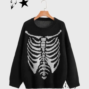 Tröja - Tröjan är knappt använd, som i nyskick köpt från shein flera månader sedan som inte kommit till användning så ofta