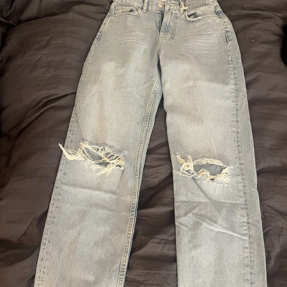 Högmidjade jeans från Gina som aldrig är andvända (lappen är fortfarande på)☺️💕. Jeans & Byxor.
