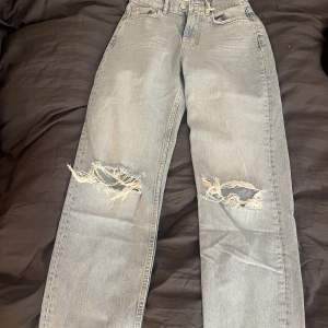 Högmidjade jeans från Gina som aldrig är andvända (lappen är fortfarande på)☺️💕