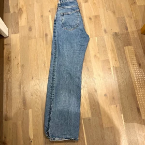 Weekday jeans  - Super snygga weekday jeans i modellen Voyage 