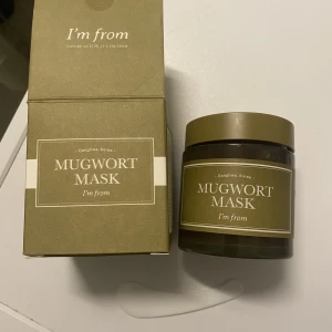 Ansiktsmask - Säljer denna ansiktsmask från märket ’Im from” köpt från glowid.se ✨ Testad en gång men passade tyvärr inte min hy. Har en annan från samma märke som jag älskar och dessa masker håller verkligen så länge!  Ordinarie pris: 549kr Säljer för: 100kr 
