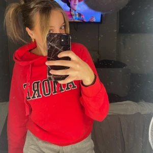 Tröja  - Säljer denna tröja från Gina i stl S för 50kr+frakt❤️