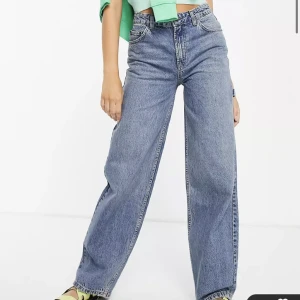 Asos Design jeans - storlek 32/32, aldrig använda då de är för stora! köparen står för frakten. Kontakta vid frågor💗