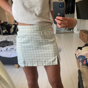 Kjol - Säljer denna kjol i strl S💕