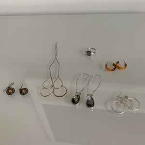 💎Smycken för 50 kr💎 - 💙Säljer alla smycken (örhängen och en ring) för 50 kr/styck.💙 