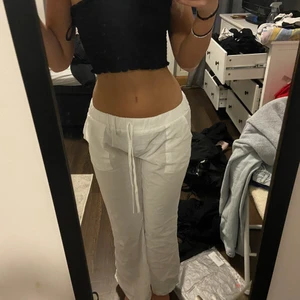 Linne byxor  - Vita linne byxor, helt nya. Är 165