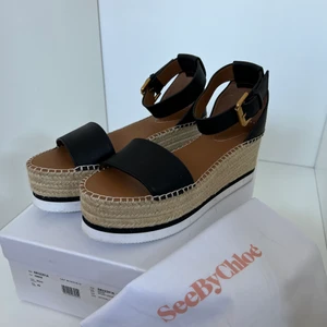 See by Chloe espadrilles - See By Chloé’s  platform espdadrilles med läderband och platåsula. Storlek 40. Snyggaste, coolaste sommarskorna. Felköp. Använda en gång. Tyvärr för smala för mina fötter. 