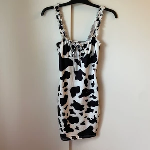 Cow print klänning - Cow print klänning, frakten ingår i priset✨