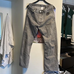 Hope rush denim - Storlek 30, motsvarar M. För små för mig. Kan gå ner i pris.