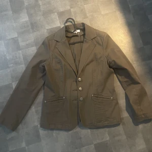 Kavaj - Kavaj från Joy. Storlek 42 men passar S-M!