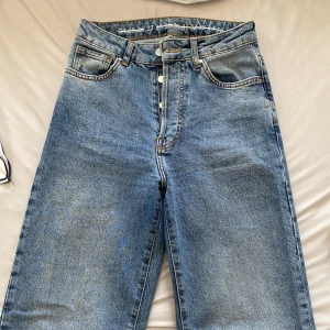 Blåa Never Denim Jeans-BikBok - Blåa snygga high waisted Never denim jeans från BikBok😍(användna) 