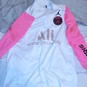 En psg tröja  - En tröja bra för träning eller bara att ha på sig