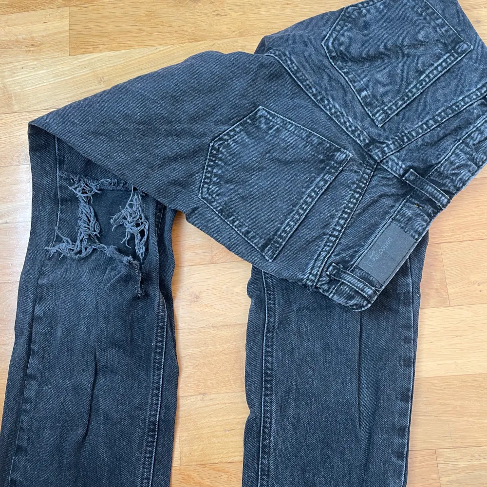 Fina jeans från Gina, säljer då dem inte är min stil längre och är för små. . Jeans & Byxor.
