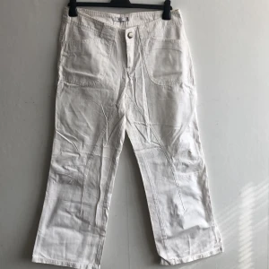 Vita byxor  - Det här är äkta 2000s