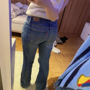 Levi’s jeans! - Levi’s jeans som har varit favoriter så länge!! Modellen ”too super Low” lågmidjade alltså💕💕pris går att diskutera!