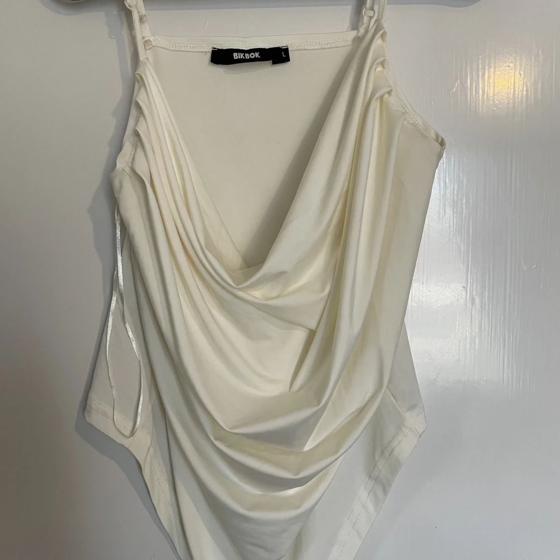 Festlig vit volang tröja 