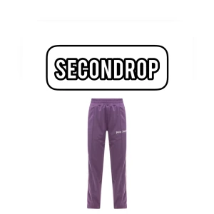 Palm Angels trackpants - - Skick: 9/10 - Size: L passar M - Pris: 1699:- - Ordinarie pris: 2899:- - Intresserad? Hör av dig på DM!💌 - Vi erbjuder en trygg handel🙏🏽  #secondrop 