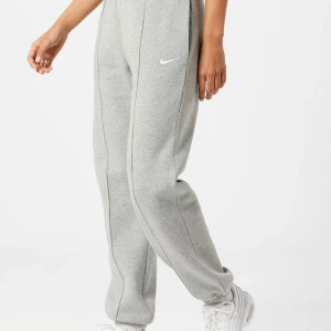 Nike sweatpants - nike sweatpants helt nya med tags! stl M i gråmelerat
