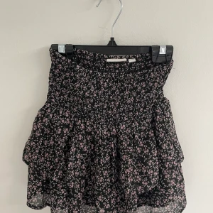  Kappahl kjol - Hej säljer min kappahl kjol för att den är för liten❤️🫶🏻