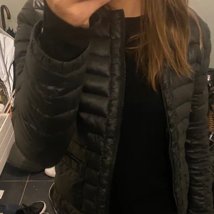 Trendig Jacka  - Jättefin jacka som liknar den från uniqlo! 