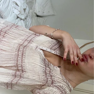 Hunkydory blus i storlek M - Fin blus från Hunkydory i storlek M, passar också storlek S! Köpt för ca 800kr, säljer för 300 + frakt (66kr) 