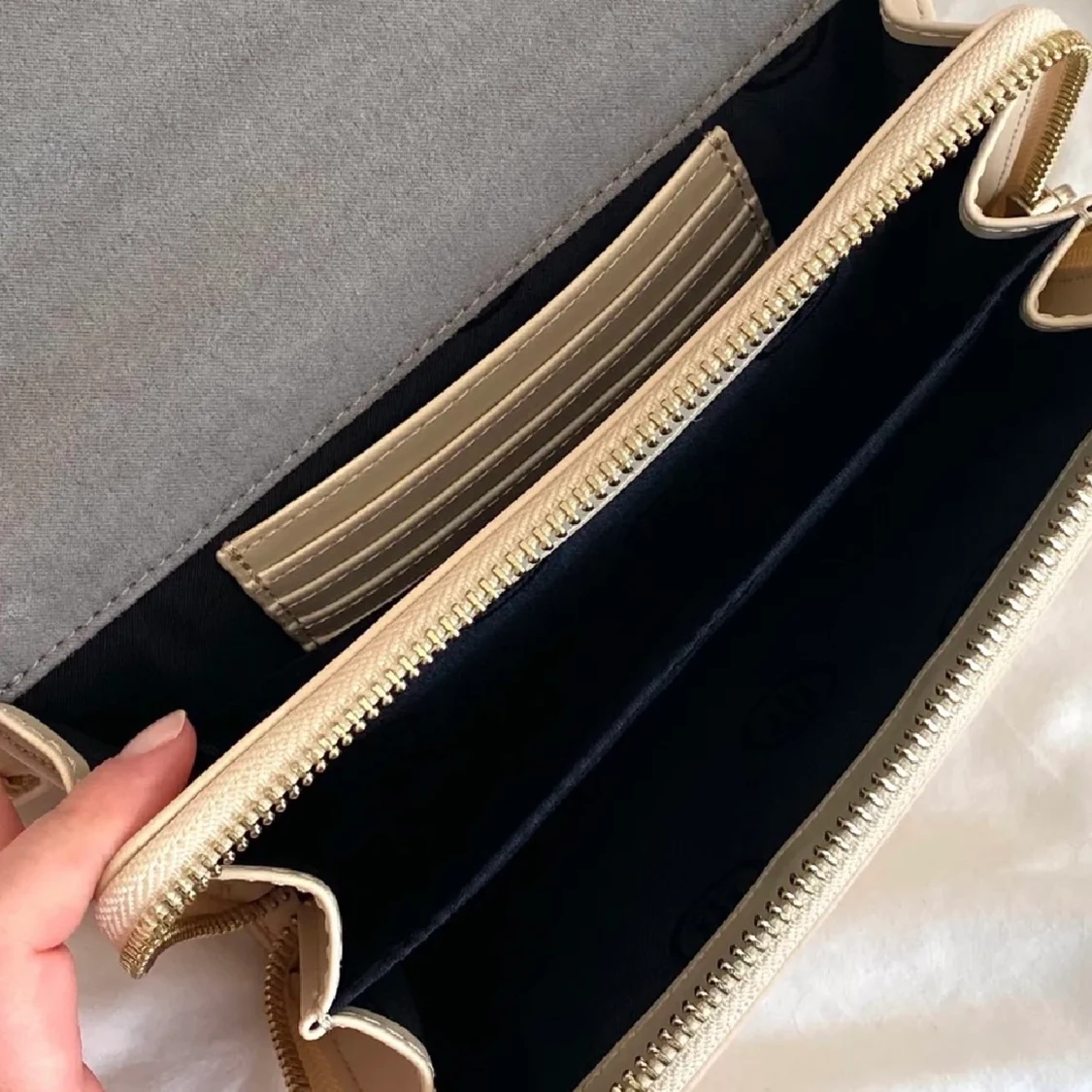 Tommy hilfiger väska  - 90