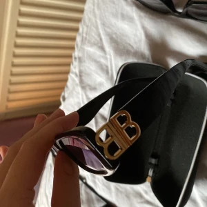 Solglasögon balenciaga  - Använda ett par gånger bara, bra skick