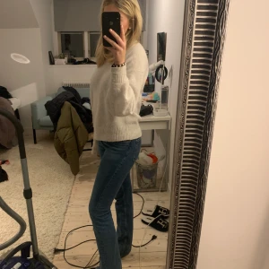 Zara jeans  - Säjer dessa som är jätte fina och långa i benen jätte bra skick 