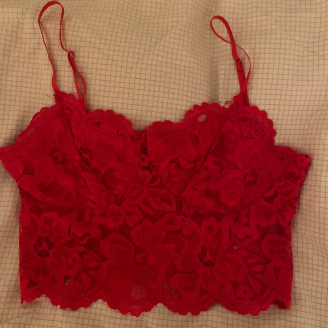 Rött kattigt linne - 90