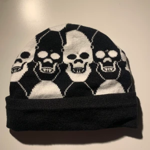 mössa - köpt på second hand! bara att skriva för fler bilder eller vid frågor 🥰