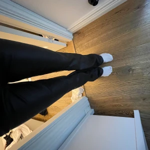 Skinnbyxor  - Low/ midwaist strl s använda en gång 