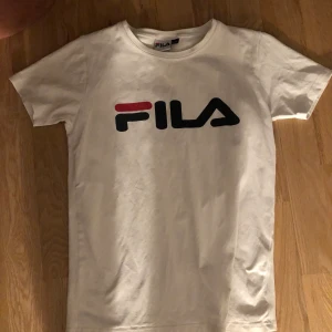 Fake fila t-shirt - Fake fila t-shirt som jag köpte i Turkiet. Frakt till tillkommer på 39kr!
