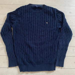 Gant blue knitted sweater - Gant blue knitted sweater, använd 3 gånger, jättebra skick.