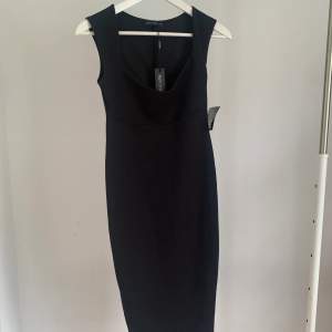 Ny klänning från NLY ONE storlek xsmall🖤 Tryck på KÖP NU för att den ska bli din direkt🌸