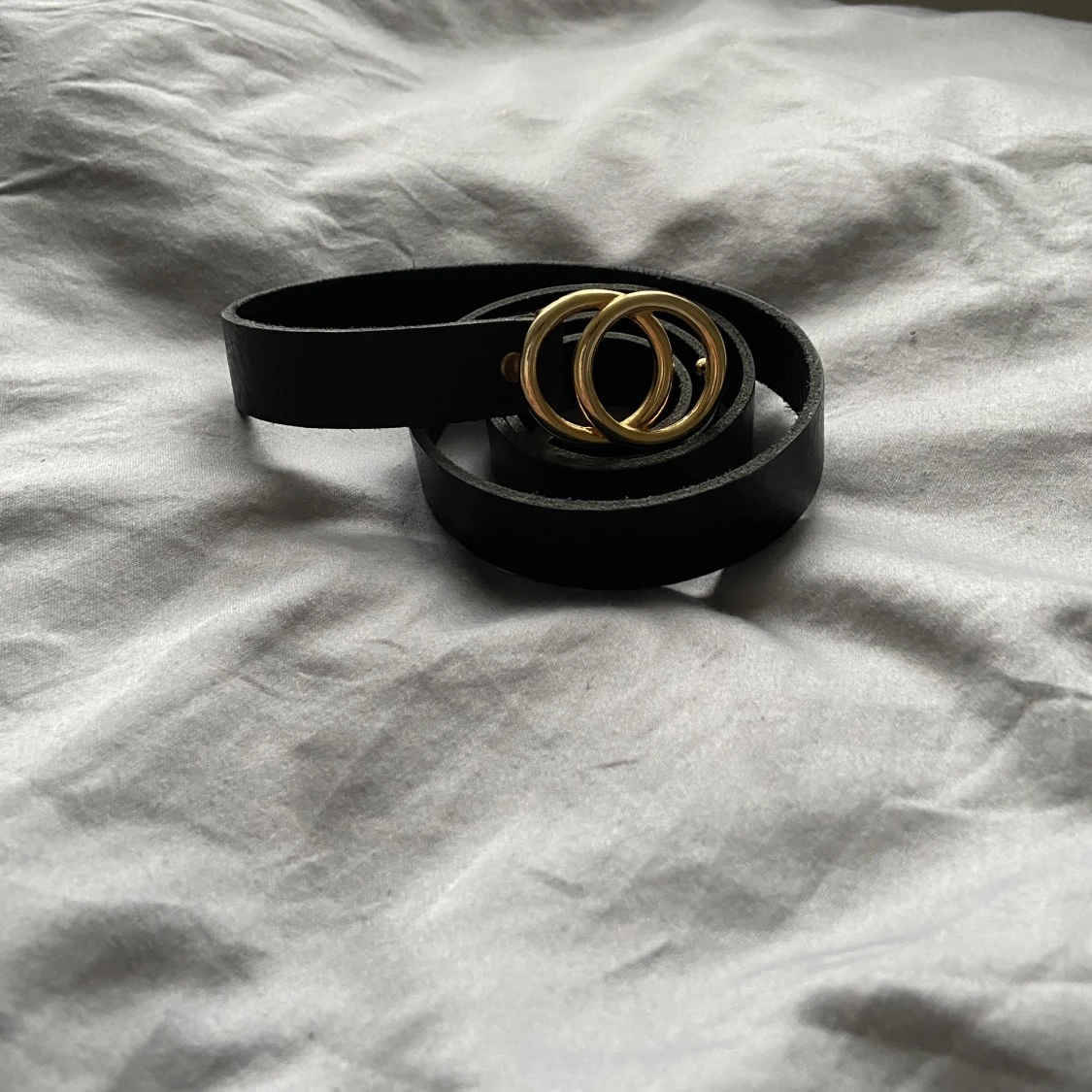 Skärp med gulddetalj  - 91