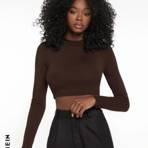  brun lång armar tröja  - Finns att hämta i Malmö  Tror inte att jag kommer på Posten ut den 