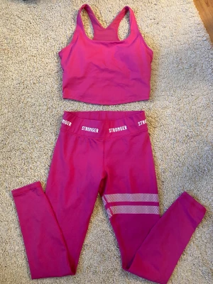 Träningsset från stronger - Träningsset från stronger i stl S, de är i väldigt bra skick. 350kr + frakt