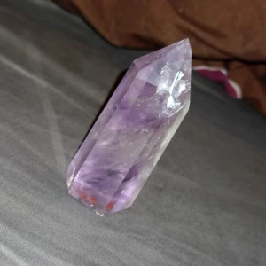 Ametist torn - Ametist torn 8cm hög. 