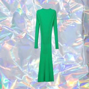 Klänning grön ribstickad  - Ribstickad grön midi klänning storlek M 