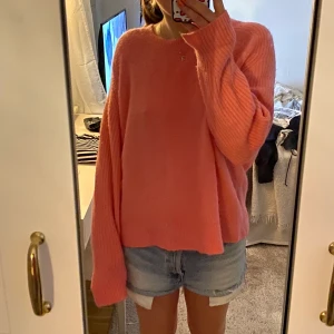 Stickad tröja - Stickad tröja från malene birger i storlek M, fraktar för 66kr 