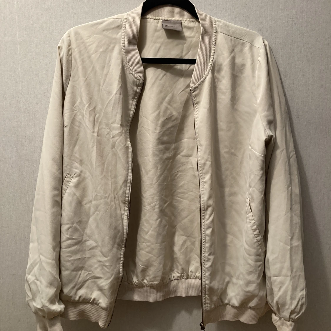 Tunn ljus jacka - 90