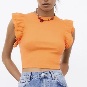 Zara topp - Säljer denna supersöt topp från zara som är helt oanvänd. Nypris 100kr. Köparen står för frakt.