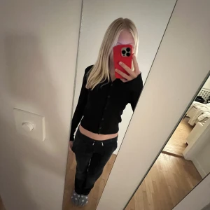 Stickad kofta hm - Stickad kofta från hm som aldrig är använd💞