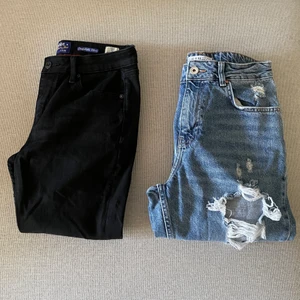 Två jeans för 250 - Båda jeansen för 250kr. De är i väldigt bra skick samt de är högmidjade. Båda passar storleken M. Vid snabb affär kan priset diskuteras. Finns att hämta i Järfälla och postar även. Köparen står för frakten(spårbar frakt).🌺