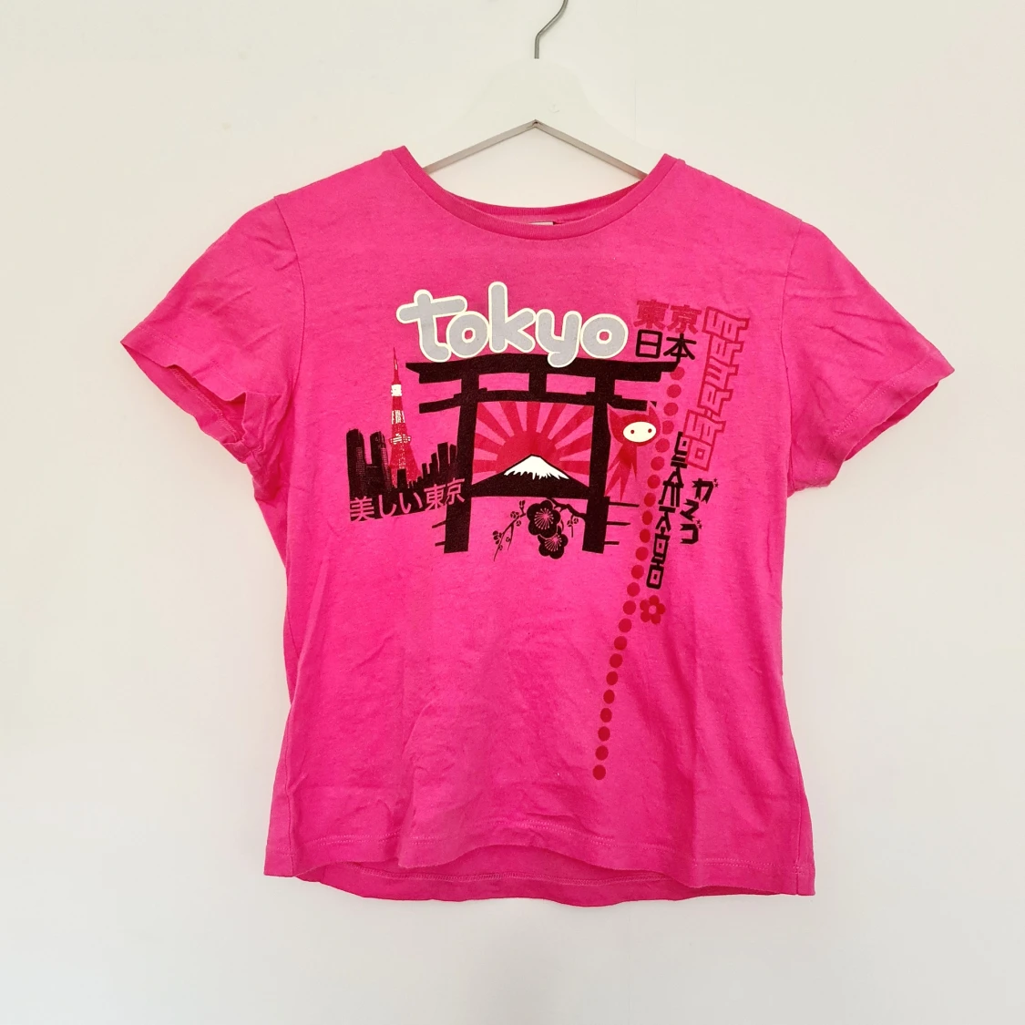 Hot pink Y2k tee