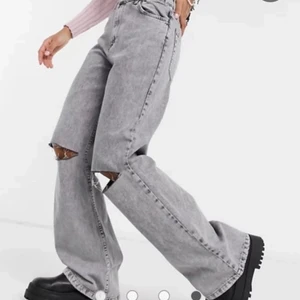 bershka jeans - fint skick, säljer pågrund av att de är för små:/