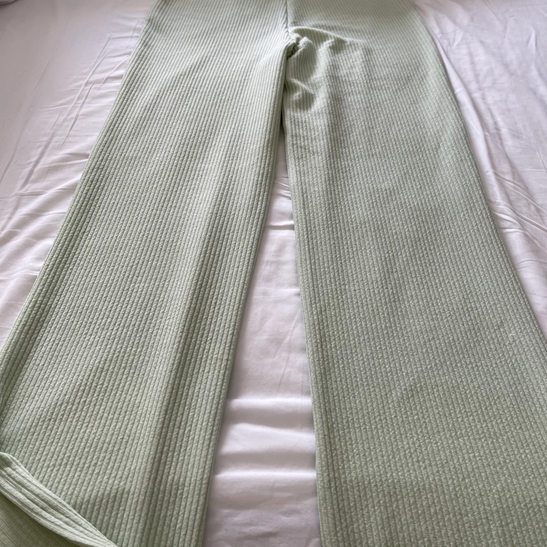 Ribbade gröna mjukisbyxor - 90