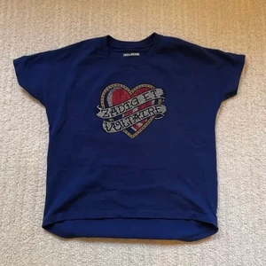 Zadig tröja - OBS❗️❗️❗️ säljer för 349 inte dyrare satte budgivning men de drog sig ur och vet ej hur man stänger av🥴😂❤️Säljer denna supper coola Zadig tröja i XXS nästan helt oanvänd fick den i julas men inte använt alls mycket! Säljer för 349🤩💖💖