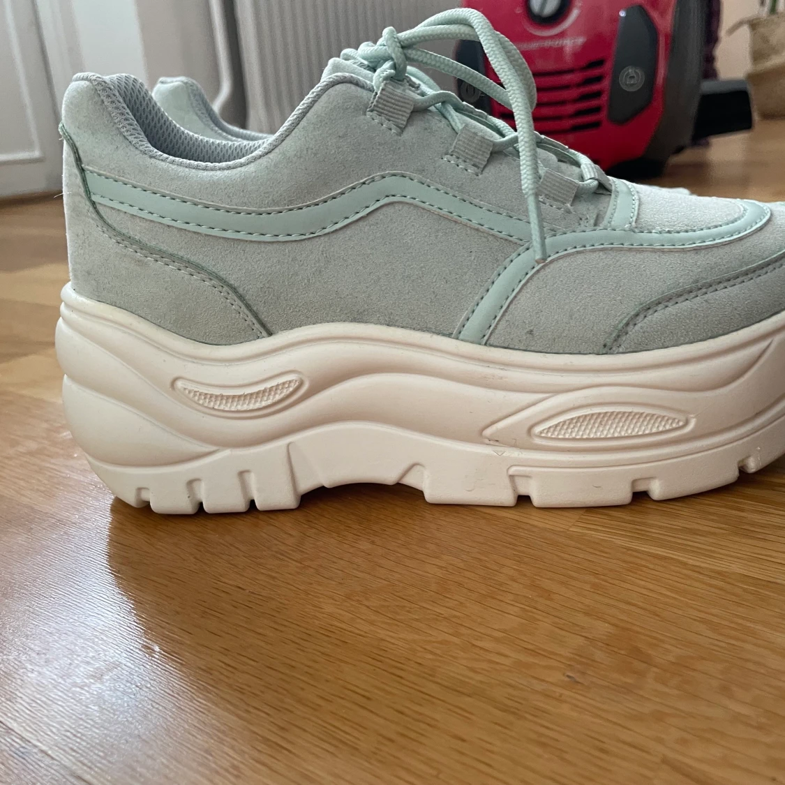 Ljusblåa platåskor  - 91